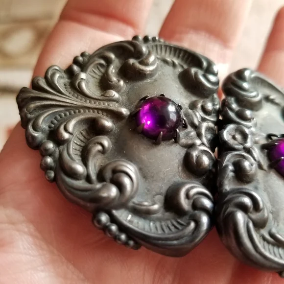 Relisted -Antique Victorian sash belt buckle purple glass cabochons black metal - Picture 5 of 13